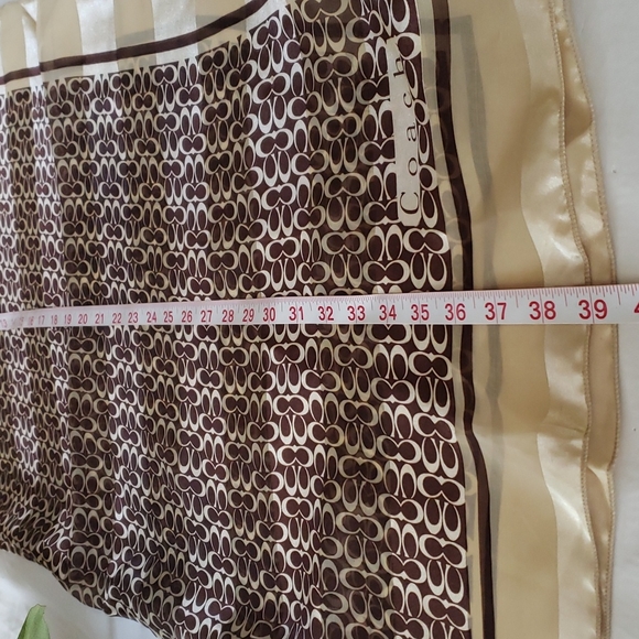 Coach - Picture 5 of 8